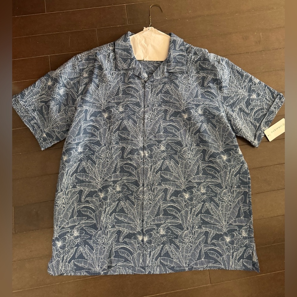Cubavera Hawaiian shirt (size Large, brand new with tags)